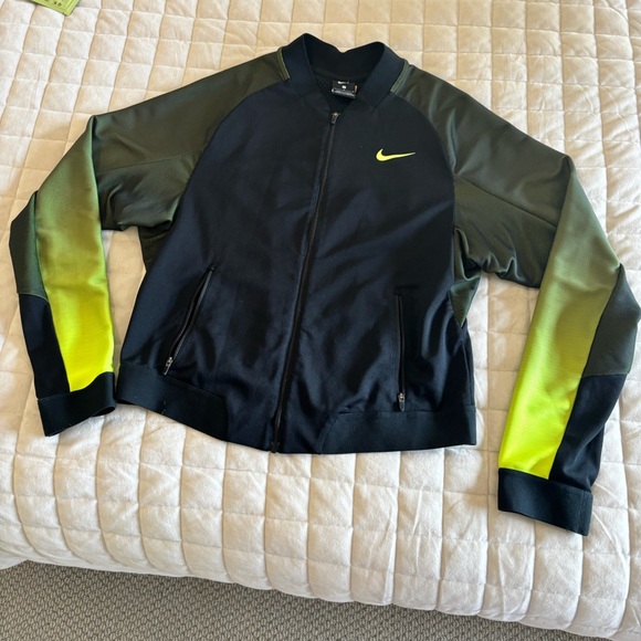 Nike Modern Black and Green Bomber Jacket - Picture 2 of 7